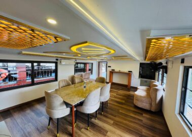 1 Bedroom luxury dining area STLX-013