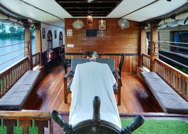 1 bed Deluxe bedroom front view