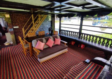 1 bed Deluxe bedroom lobby 2