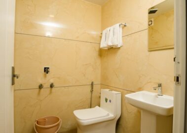 10 Bedroom luxury bathroom 2 STLX-061