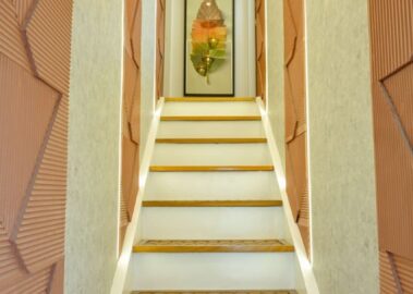 3 Bedroom luxury stair case STLX-044