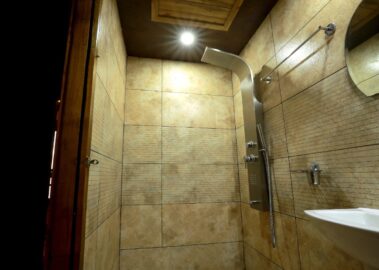 4 Bedroom luxury bathroom 1 STLX-035