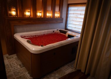 4 Bedroom luxury jacuzzi 1 STLX-042