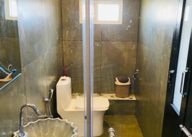 5 Bedroom luxury bathroom 7 STLX-056