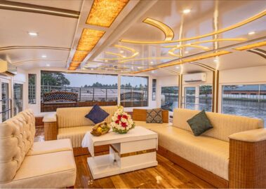 5 Bedroom luxury lobby 2 STLX-052