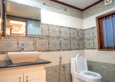 6 Bedroom luxury bathroom STLX-046
