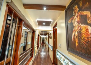 6 Bedroom luxury corridor 2 STLX-046