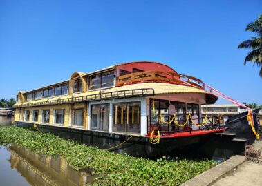 6 Bedroom luxury exterior 1 STLX-036