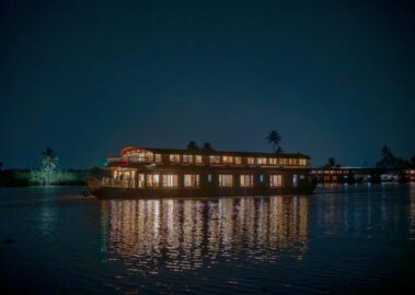 6 Bedroom luxury exterior 1 STLX-046