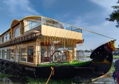 7 Bedroom luxury exterior 1 STLX-049