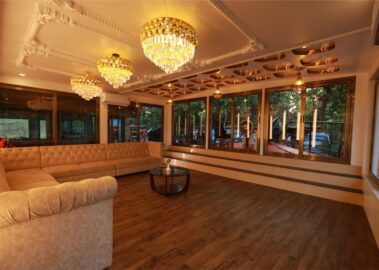 7 Bedroom luxury lobby STLX-037