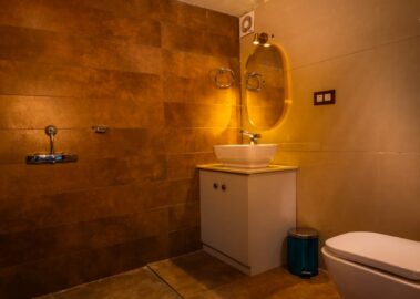 8 Bedroom luxury bathroom 2 STLX-034