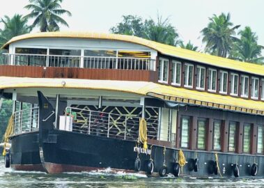 8 Bedroom luxury exterior 1 STLX-040